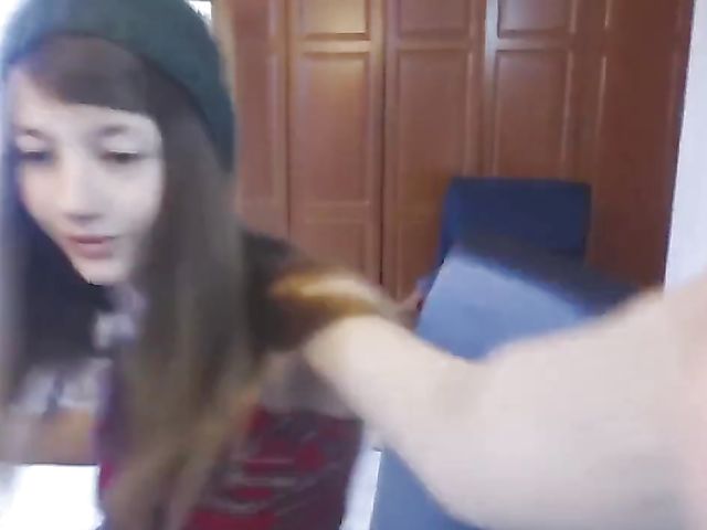 Amateur dildo show on cam with playful Miss Alice