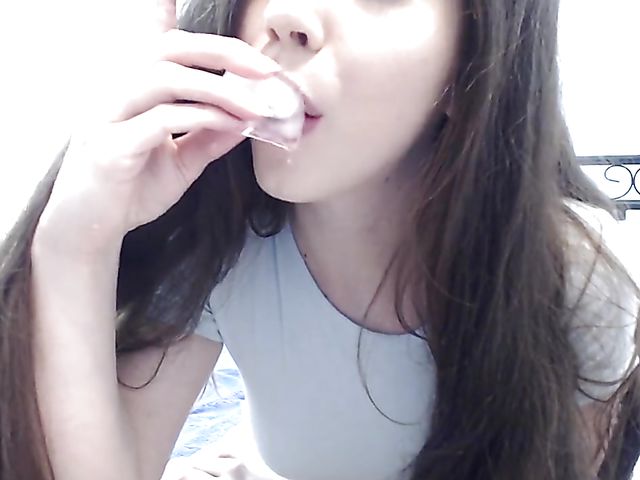 LilCanadianGirl - Ice cube play and glass dildo orgasm on webcam