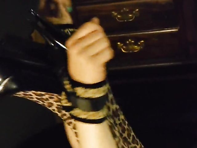 Kinky amateur Delirious Hunter gets handcuffed and fucked