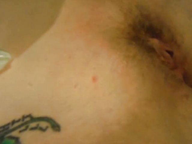 Kinky amateur Delirious Hunter gets handcuffed and fucked