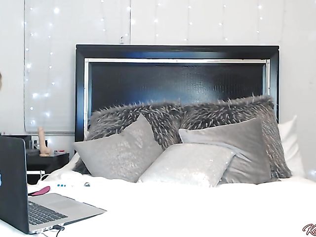 Webcam dildo riding with sexy chick Kali Rose