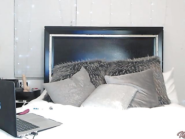 Webcam dildo riding with sexy chick Kali Rose