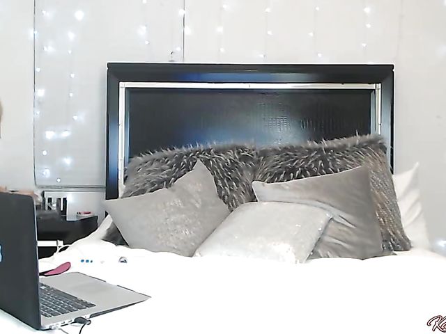 Webcam dildo riding with sexy chick Kali Rose