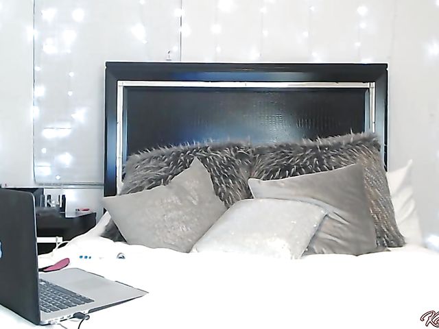 Webcam dildo riding with sexy chick Kali Rose