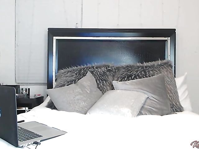 Webcam dildo riding with sexy chick Kali Rose