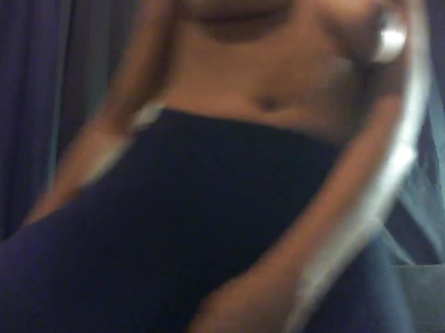 Amateur ebony webcam stream with toys in ripped pantyhose