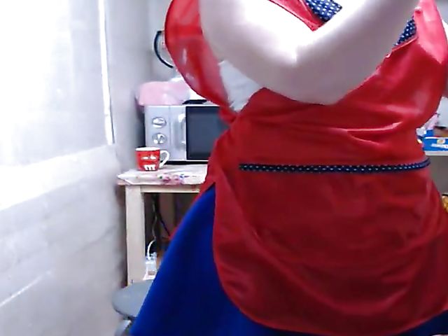 At work webcam stream of shameless Misslyolika