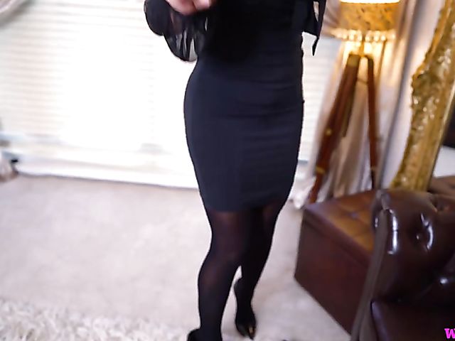 Natalia Forrest changing clothes and fingering her cunt