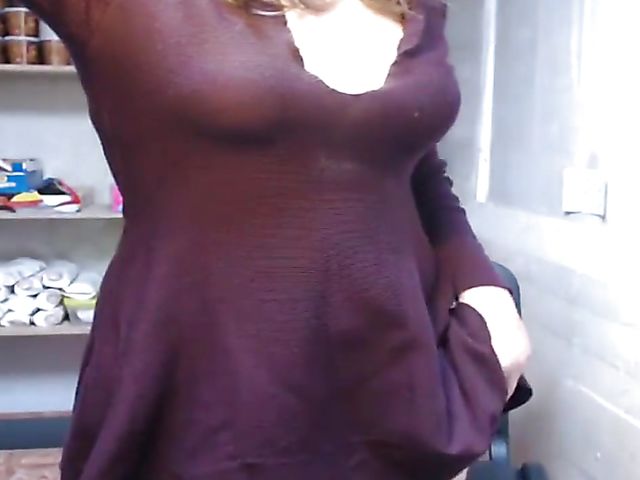 Webcam at work with Russan hot chick Misslyolika