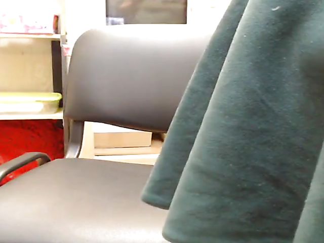 Webcam russian chick Misslyolika takes off her panties at work