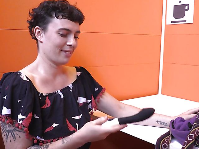 Short hair brunette with big titties Luca masturbates with her new toy