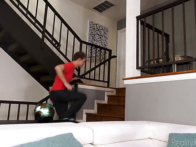 Alex Jett's slutty teen stepsister Liv Wild loves his cock