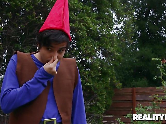 Busty housewife Joslyn James gets fucked by her new gnome Ricky Spanish