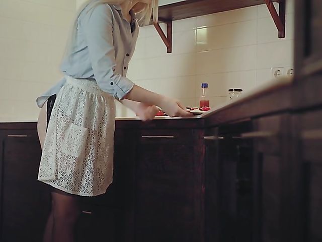 Met Art blonde babe Nikki Hill makes pizza and masturbates in the kitchen