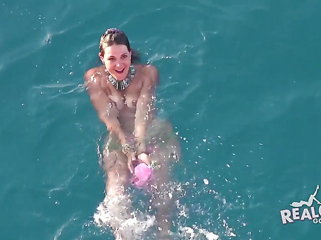 Amateur sex games at Spring Break boat party