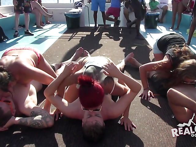 Amateur sex games at Spring Break boat party