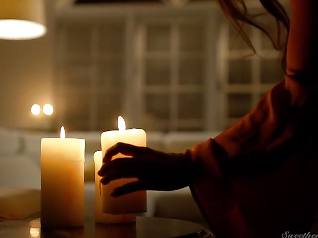 Adriana Chechik & Abigail Mac - Lesbian orgasm in the candlelight