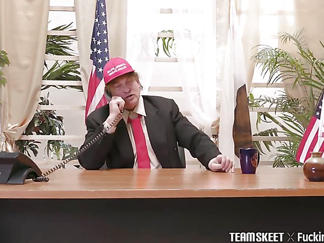 Diamond Monrow - Ebony interracial fuck with the President