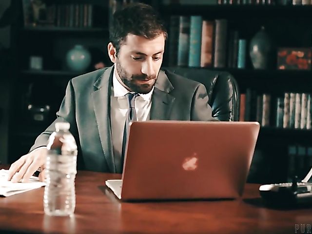 Hardcore sex at work with Tiffany Watson