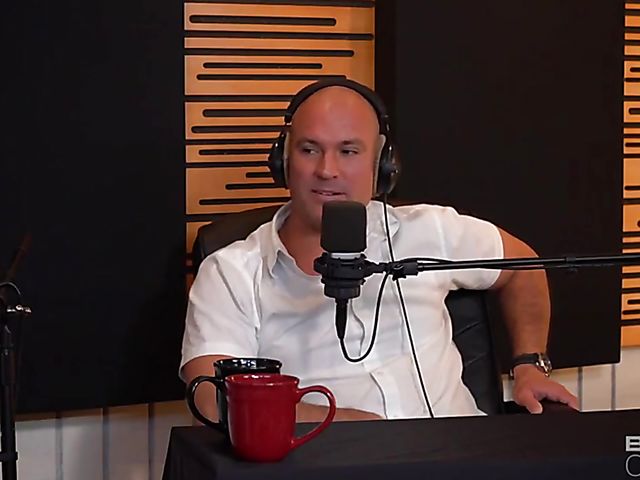 Live podcast with natural big tits pornstar Skylar Vox goes wrong