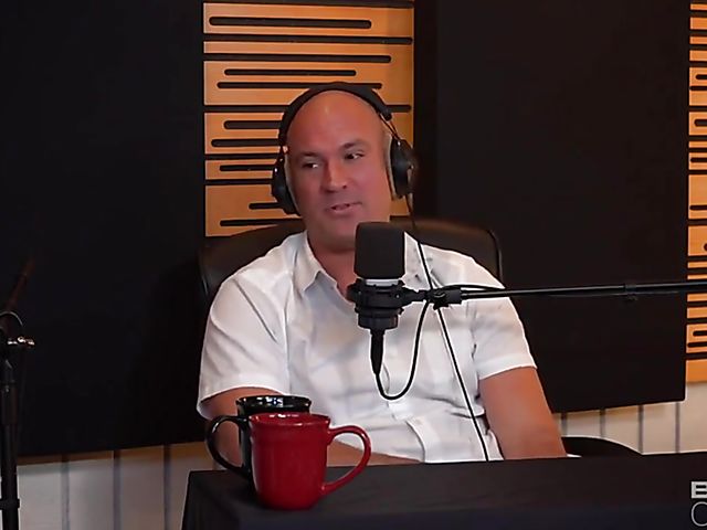 Live podcast with natural big tits pornstar Skylar Vox goes wrong