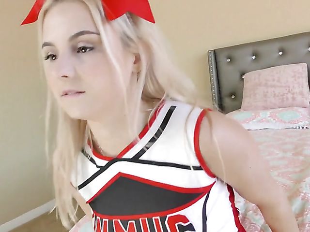 Blonde cheerleader Aria Banks loves deep pussy pounding