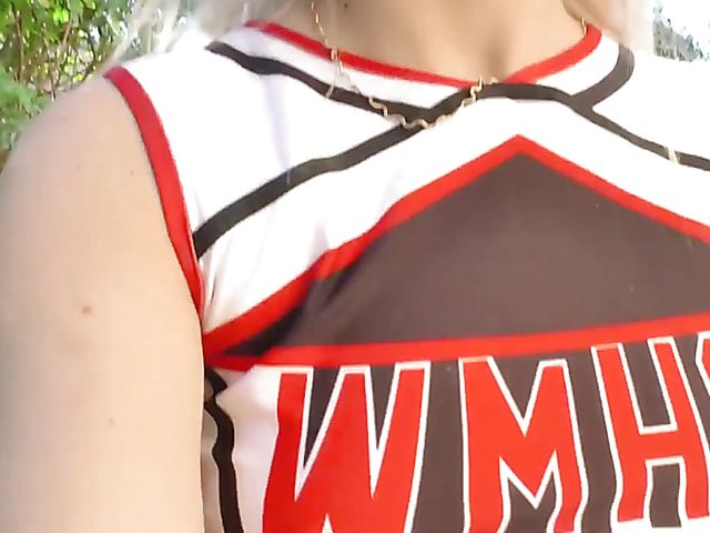 Blonde cheerleader Aria Banks loves deep pussy pounding