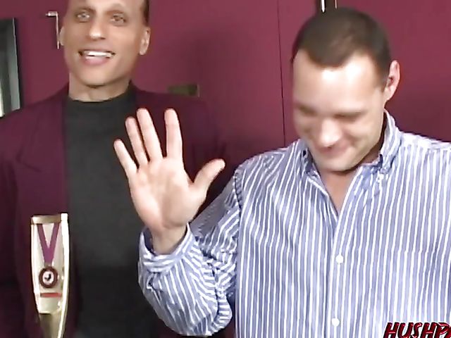 Party anal with cash hungry women Richelle Ryan and Vanessa Lane