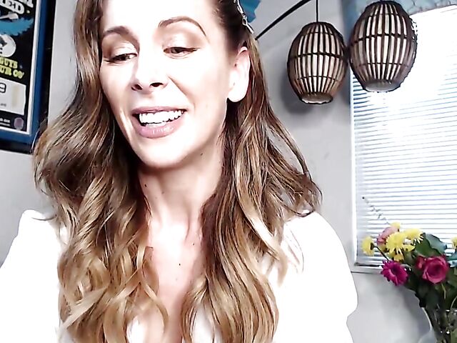 MILF Cherie Deville solo from home with her favorite toys