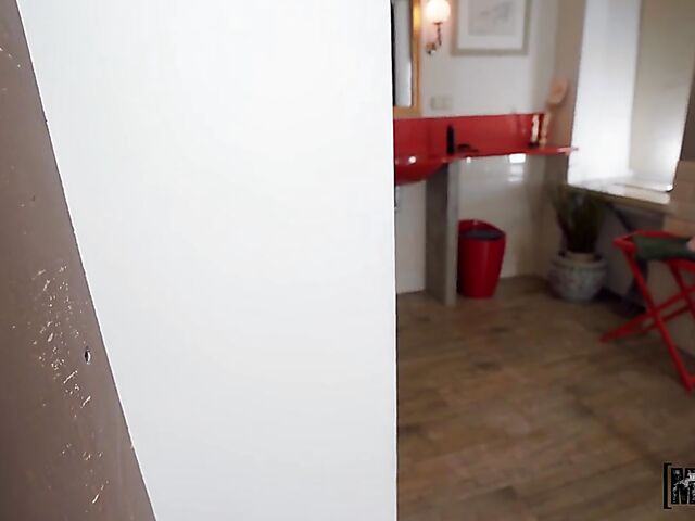 Lesbian shower and dildo in bed with Lilu Moon and Mia Bandini