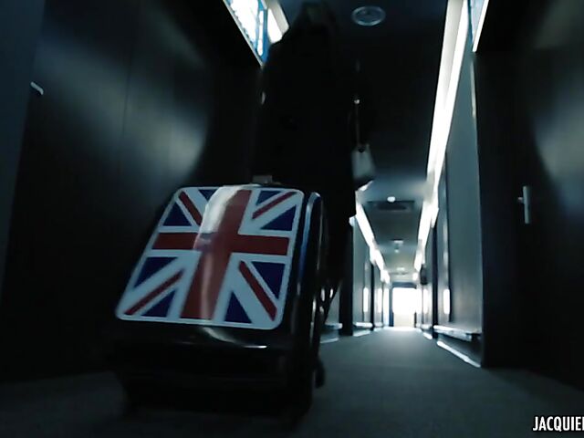 Sexy Jessyca's massage threesome with a couple