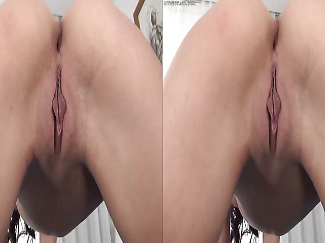 VR 3D babe Cindy Shine takes off her sexy lingerie and opens her pussy