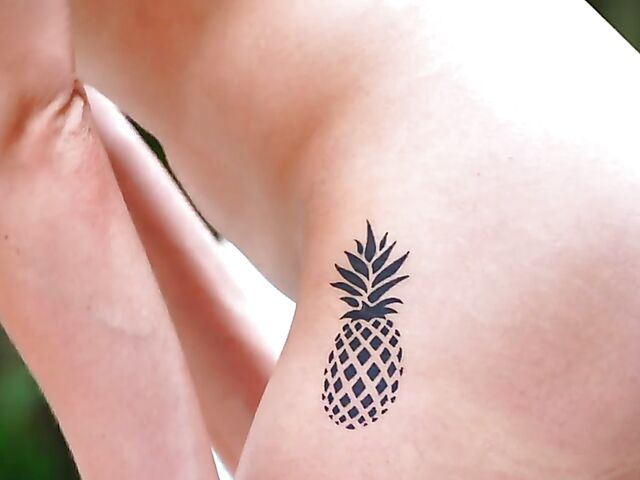 Scarlett Fall - Outdoor masturbation on the sunbed