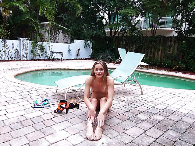 Scarlett Fall - Outdoor masturbation on the sunbed