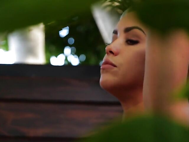 Latina fitness babe Alina Lopez gets nude outside