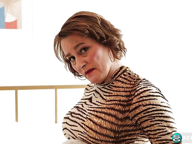 Renee Kane - Mature stockings woman fingers her cunt in her bed