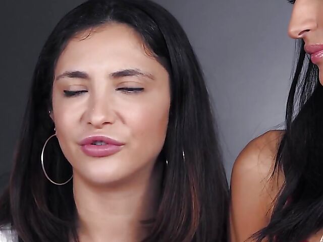 Jane Wilde & Emily Willis - Curious brunettes lesbian oral love