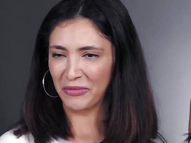 Jane Wilde & Emily Willis - Curious brunettes lesbian oral love