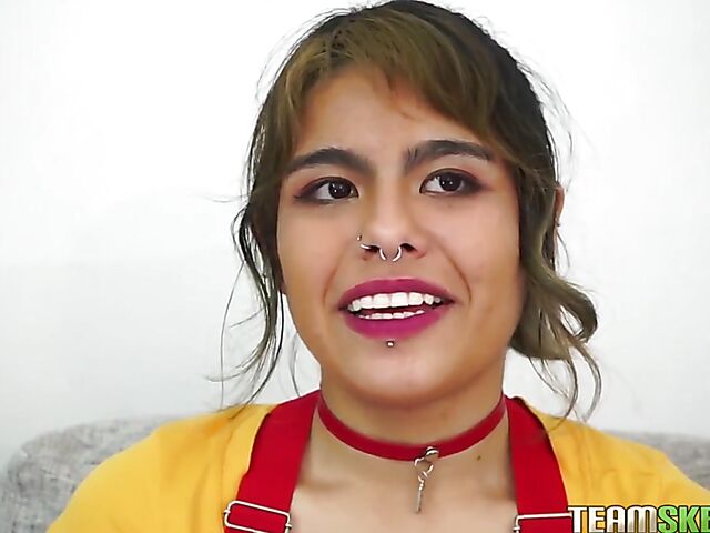 Lulu Ninfo - Alternative latina pantyhose fuck