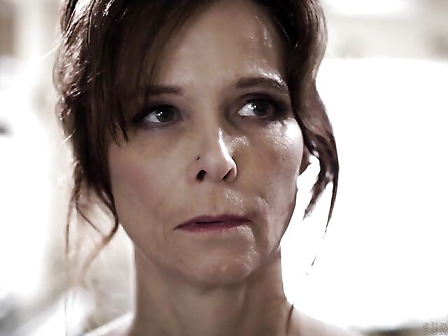 Syren De Mer - MILF double penetration with two boys