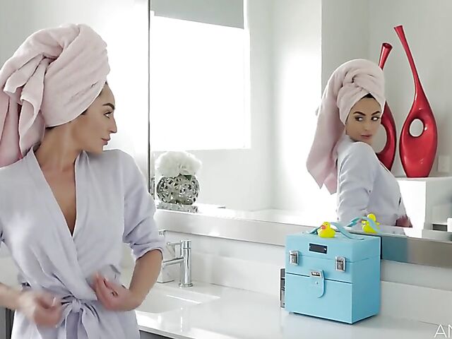 Kitchen anal after breakfast with Christiana Cinn