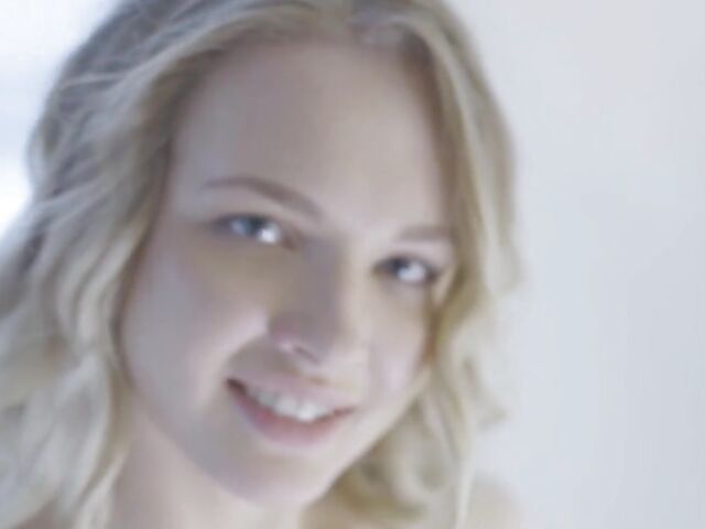 Fair-haired babe Sophie Gem sexy dancing butt naked