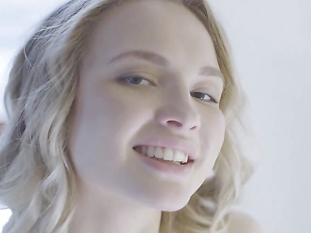 Fair-haired babe Sophie Gem sexy dancing butt naked