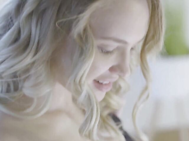 Fair-haired babe Sophie Gem sexy dancing butt naked