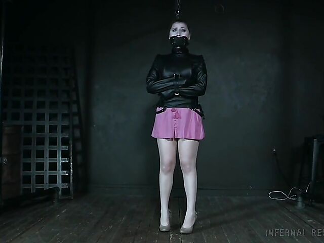 Lex Luthor - Extreme punishment in the dungeon