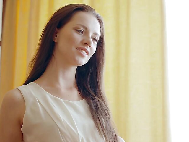 Sexy solo with beautiful painter Serenity who can't keep her fingers off her clit