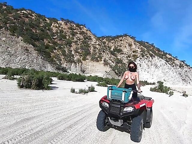 Big tits outdoor fuck in the desert with Kissa Sins