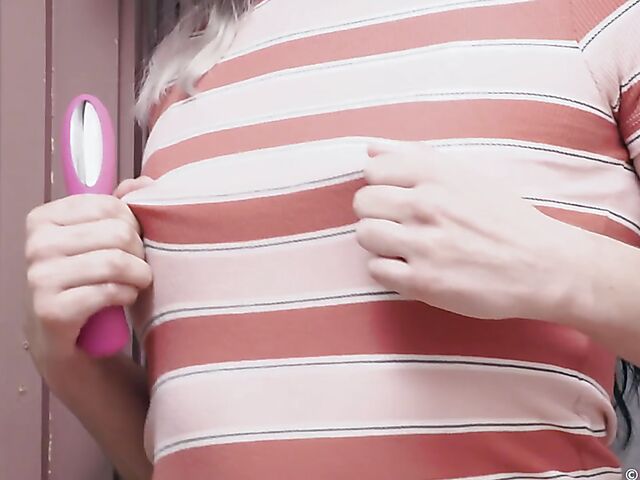 Charlie Forde & Marina - Curious girls masturbate together