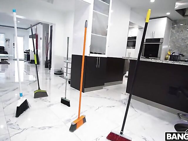 Full service from big booty latina maid Valentina Jewels for extra cash