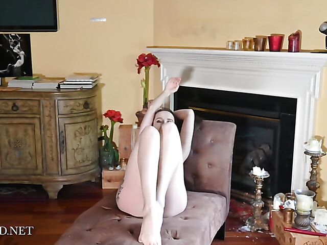 Solo natural tits babe with tattoos Myra Meyers